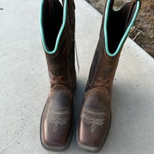 Brand new Justin Square Toe Boots